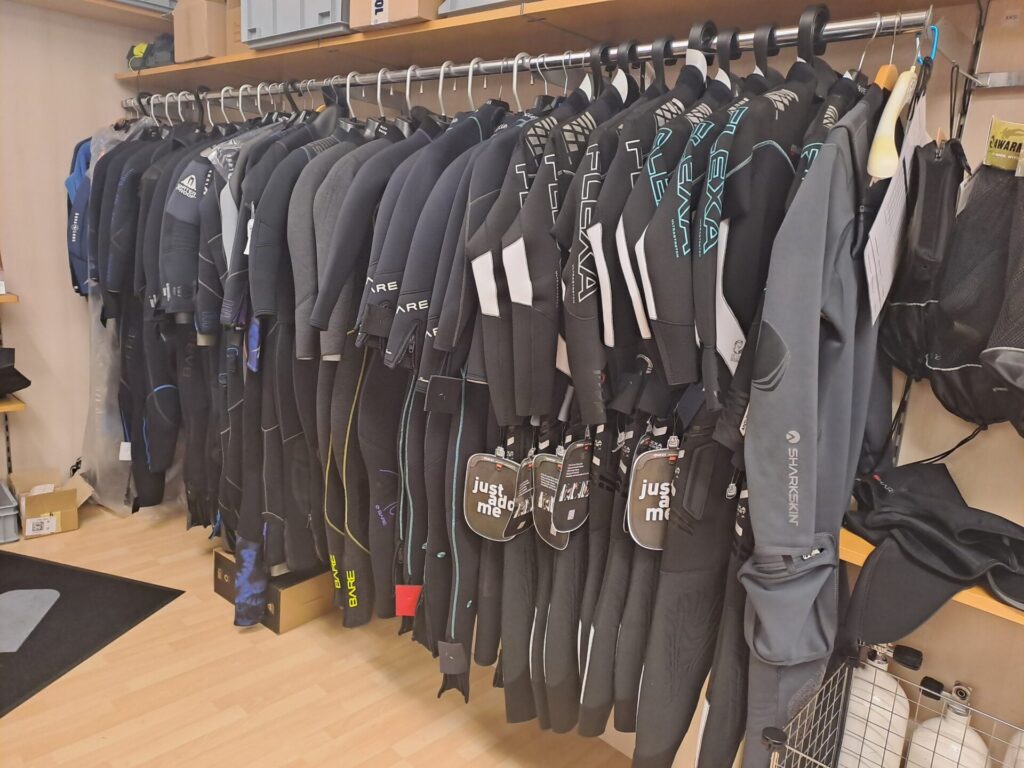 Tauchanzüge Neopren und Sharkskin